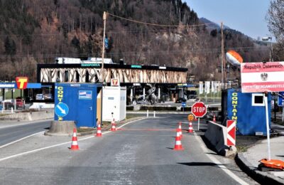 SUA folosește Moș Crăciun în videoclipuri AI pentru deportări