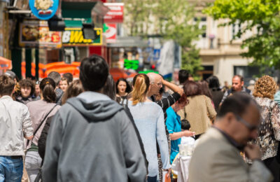 75% din români cred că țara se îndreaptă în direcția greșită