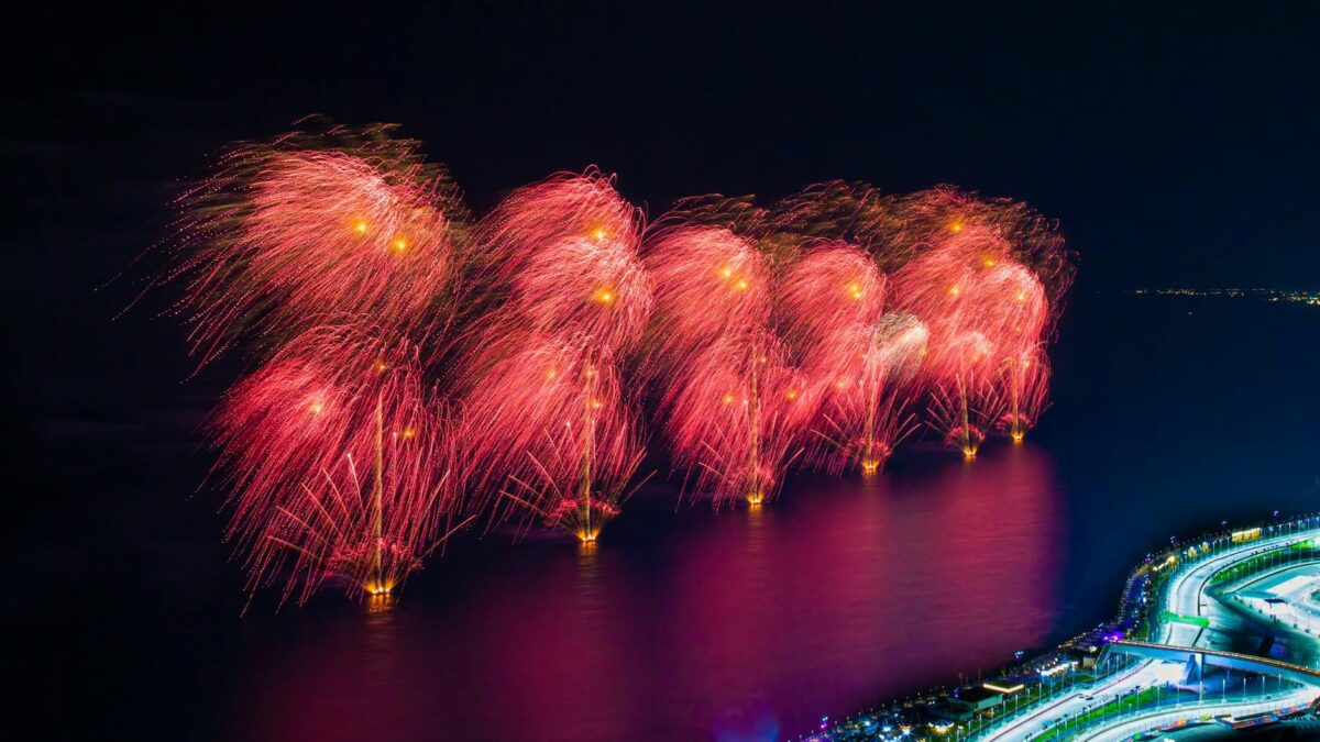 Show-urile cu drone festive ating niveluri record în Marea Britanie