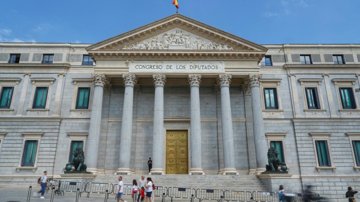 Spania declanșează cursa electorală după fractura din dreapta