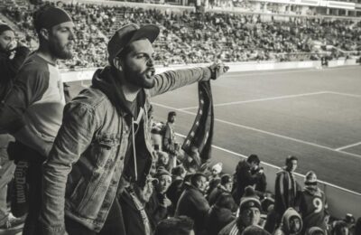 Corvinul Hunedoara favorită suporterilor pentru promovare