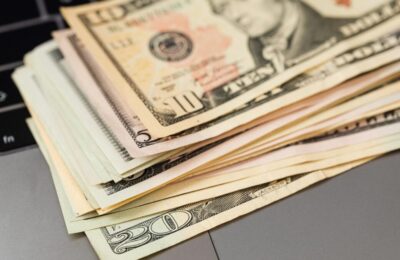 Remitențele românilor din străinătate au adus 60 miliarde euro