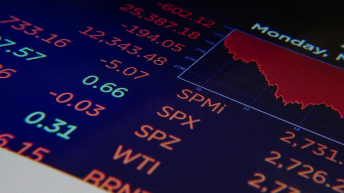 Bursele americane deschid în scădere ușoară, S&P 500 pierde din avânt