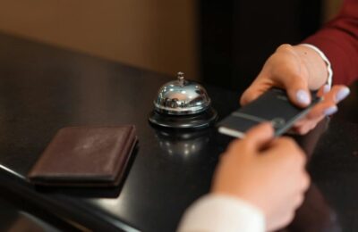 Inteligența artificială revoluționează industria turismului în 2025