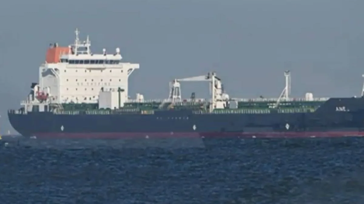 Ucraina atacă petrolierele rusești din Marea Neagră 

Ce este flota fantomă și de ce contează pentru tine