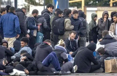 80 de imigranți acuză guvernul britanic de tratament degradant