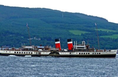 Aziza Scott sărbătorește transformarea din 2025