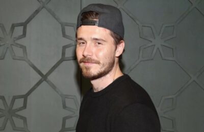 Brooklyn Beckham rupe tăcerea: „Părinții mi-au sabotat căsnicia