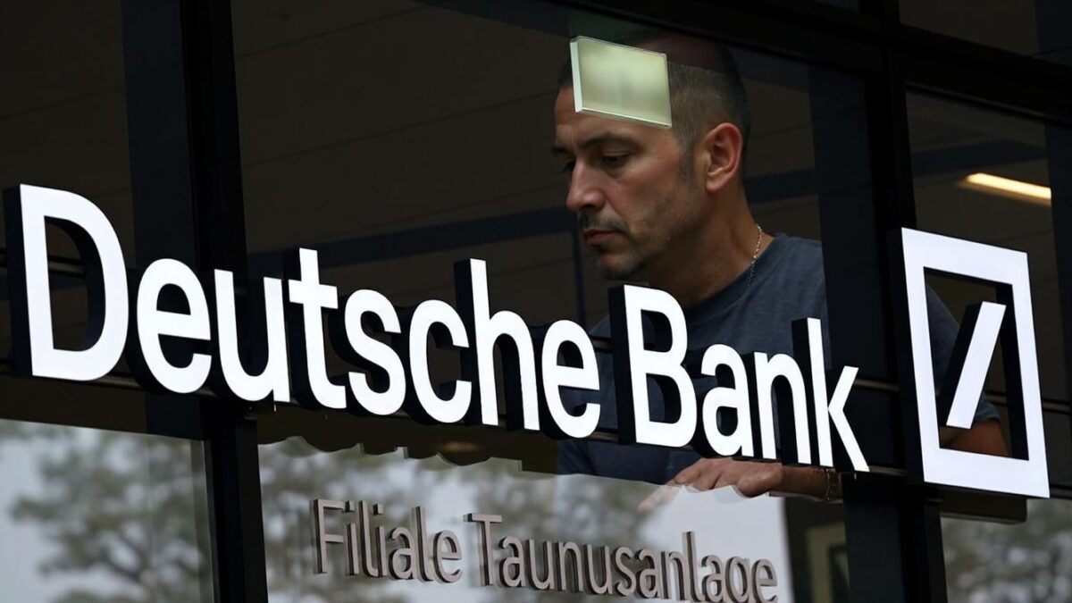 Percheziții la Deutsche Bank pentru spălare de bani; acțiunile scad cu 2%