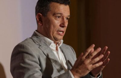 Grindeanu îl atacă pe Nicușor Dan pentru absența de la Davos: „A făcut o greșeală