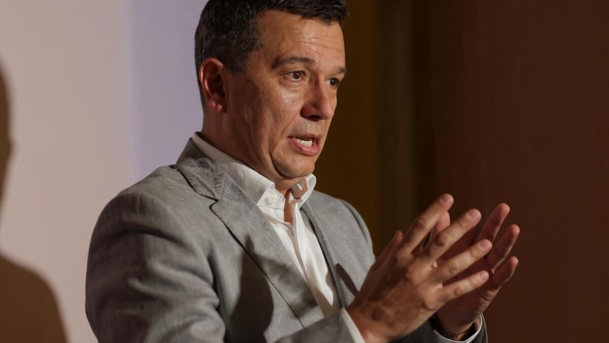 Grindeanu îl atacă pe Nicușor Dan pentru absența de la Davos: „A făcut o greșeală