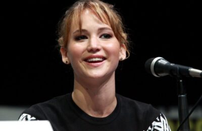 Jennifer Lawrence și Amy Schumer: poreclele lor sunt prea picante pentru TV. 10+ vedete cu prietenii pe viață