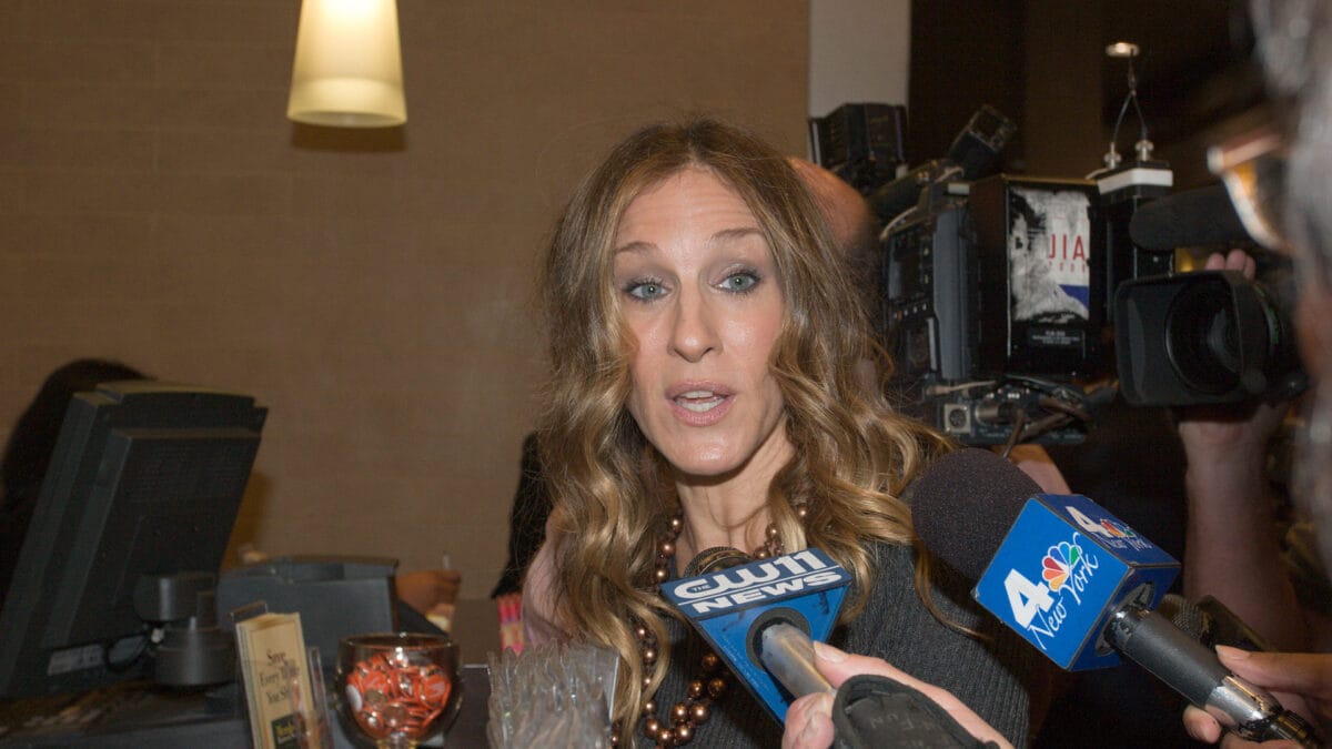 Sarah Jessica Parker, emoționată și omagiată la Globurile de Aur pentru o carieră de succes