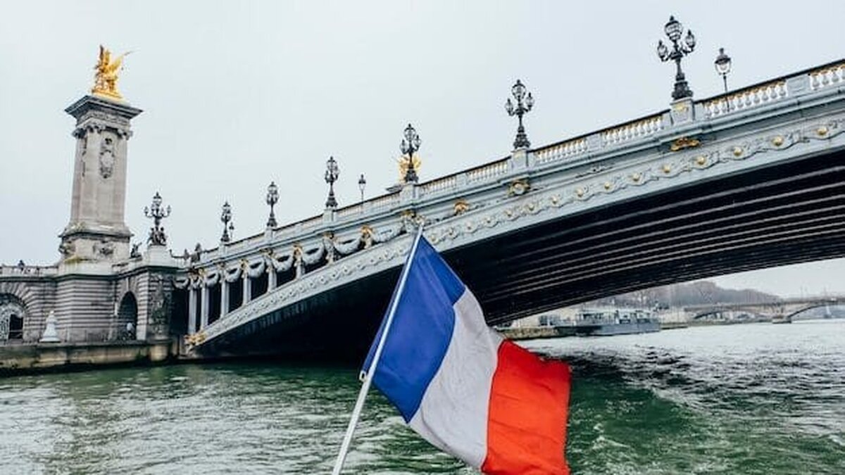 Franța se îndreaptă spre alegeri anticipate după moțiunile de cenzură