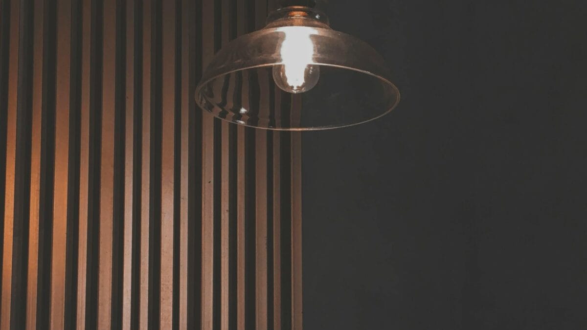 Top 10 corpuri de iluminat pentru livingul tău în 2026