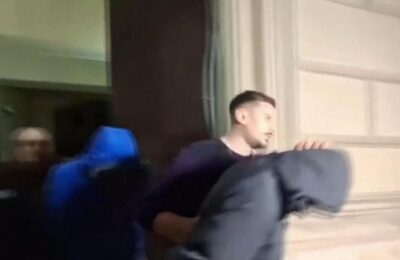 Crimă plănuită o lună – Băiat de 15 ani, ucis și incendiat de 3 prieteni