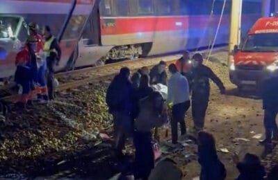 Carnagiu pe șine în Spania: Zeci de morți în coliziunea trenurilor