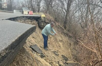 Prăbușire totală în Câmpina – DJ 101R a cedat. Traficul, deviat pe ruta Bănești