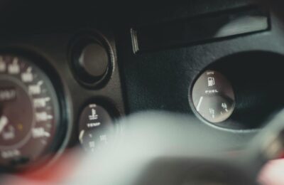 Cum să economisești combustibil la condus în 2026