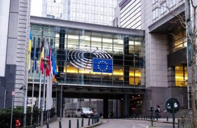 PE votează de urgență un ajutor de 90 miliarde euro pentru Ucraina