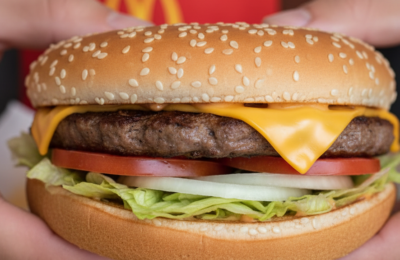 Marea Britanie interzice reclamele pentru junk food la TV
