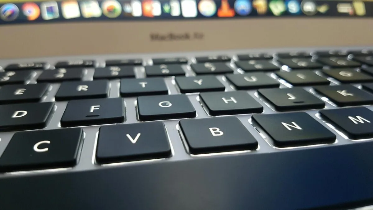 laptopuri Apple 2026
