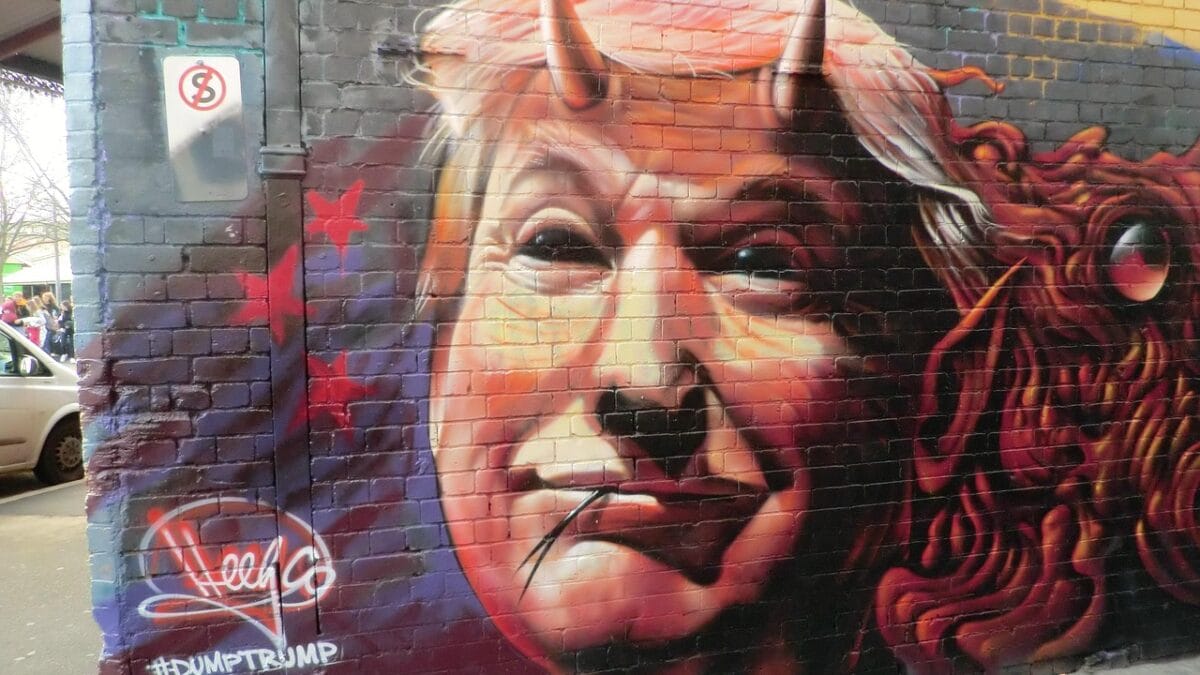 Casa Albă, criticată pentru utilizarea intensivă a meme-urilor online