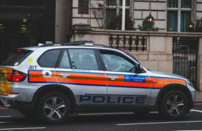 Operațiune de noapte – 540 de migranți, mutați forțat în baze militare din UK