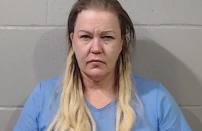 Fostă prezentatoare TV declarată neaptă de judecată pentru uciderea mamei