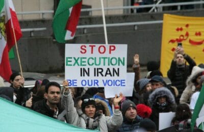 Franța retrage o parte din personalul diplomatic din Iran