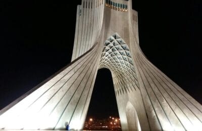 Protestele din Iran continuă, guvernul oferă concesii economice