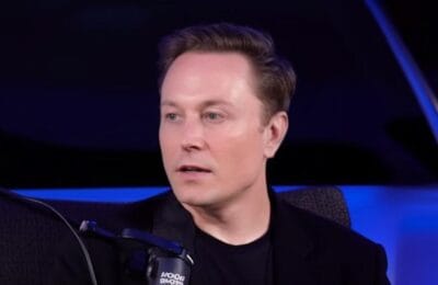 Elon Musk: Roboții-chirurgi vor depăși oamenii în 3 ani