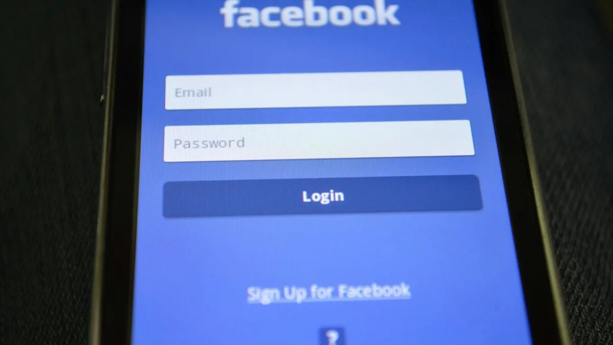securizezi contul de Facebook