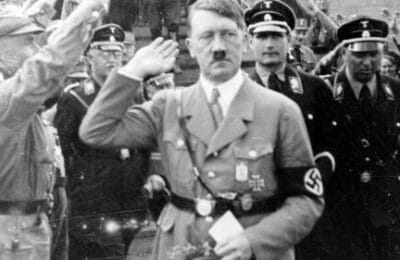 Tablouri pictate de Hitler la 20 de ani, scoase la licitație