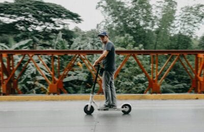 Top 10 trotinete electrice 2026 și ce trebuie să știi înainte de cumpărare