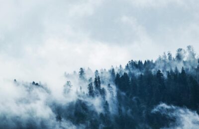 Ger de -9°C și Cod Galben în 13 județe. România, ruptă în două de vreme – ploi pe litoral, polei în rest