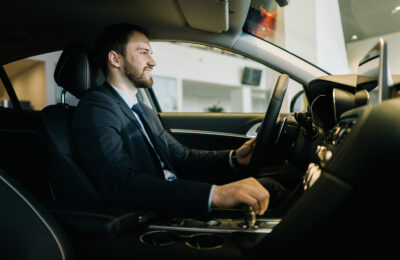 De la vacanțe în familie la întâlniri de business: Când este momentul să apelezi la un șofer privat