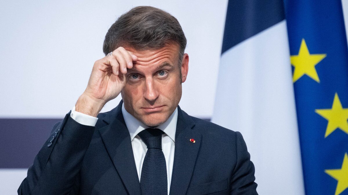 Emmanuel Macron X