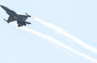Premieră filmată: Un F-16 ucrainean pulverizează o dronă rusească