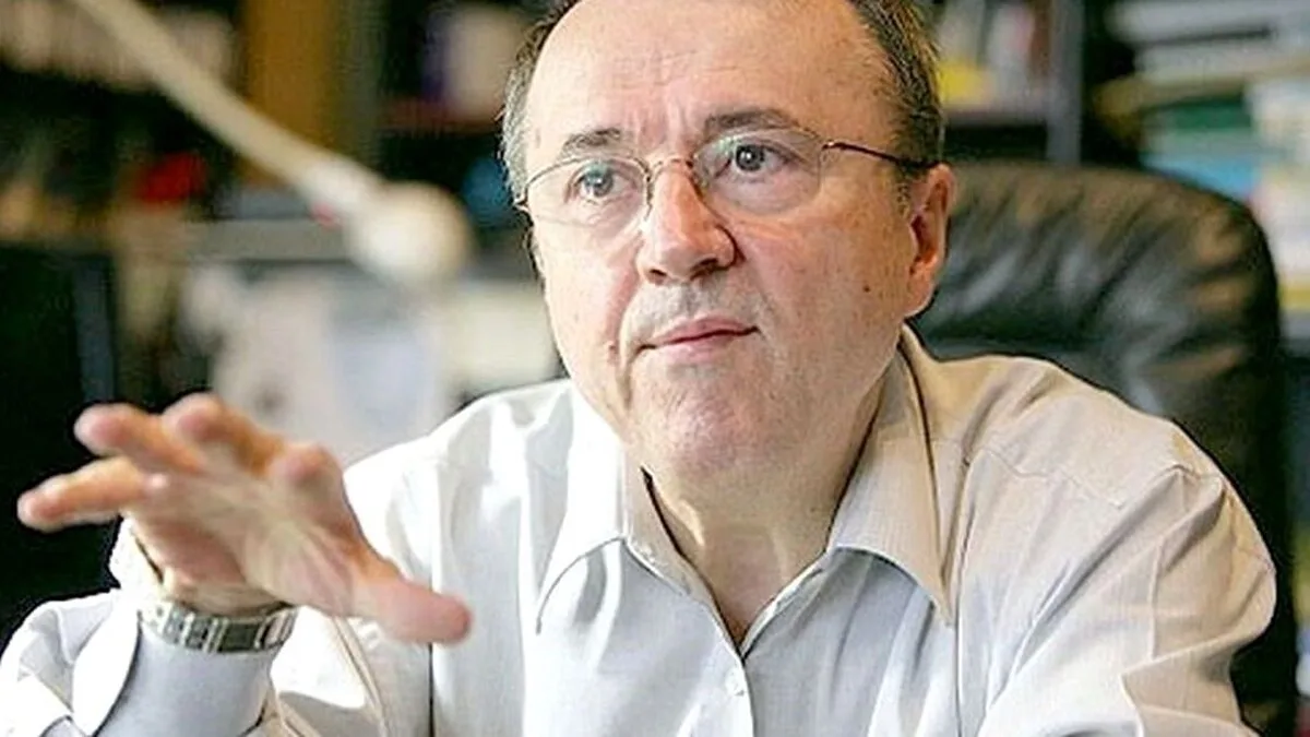 Ion Cristoiu, Nicușor Dan, servicii informatii