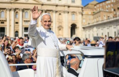 Papa Leon al XIV-lea avertizeaza asupra folosirii inteligentei artificiale in predicile bisericii