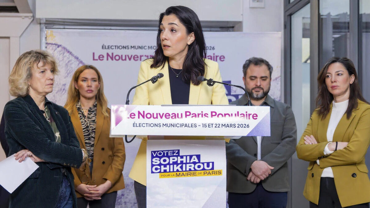 Sophia Chikirou, Franta Nesupusa, zambet kabyle