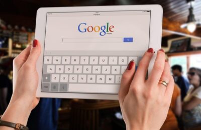 5 solutii AI pe care le poti folosi gratis pentru a lucra mai eficient