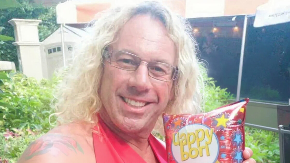 Atac armat în SUA. Un bărbat transgen și-a ucis fiul de 23 de ani și fosta soție