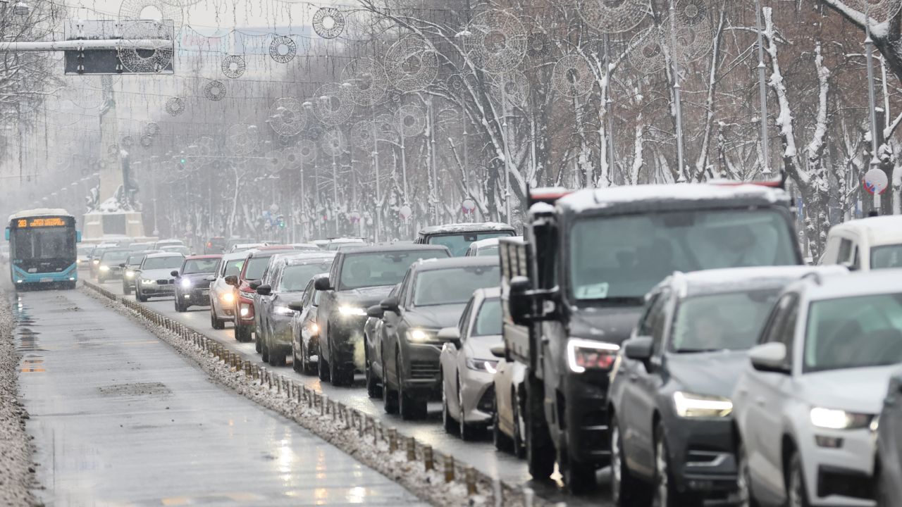 Meteorologii au extins codul galben de vreme severă. Frig, ninsori și viscol în aproape jumătate de țară, până miercuri