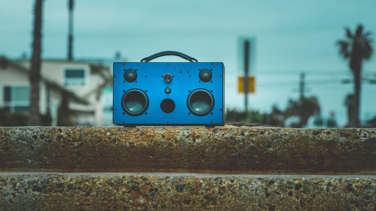 Top 4 modele de boxe Bluetooth portabile pentru tine în 2026