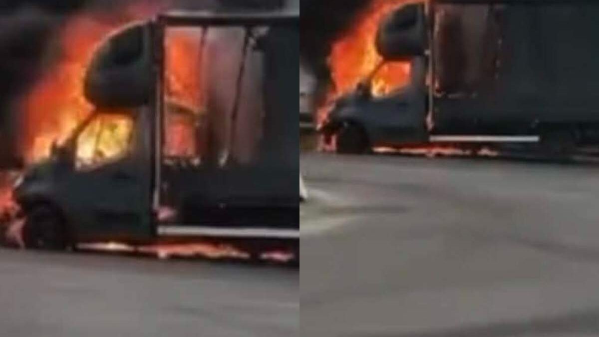 camion incendiu centura