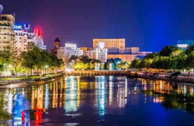 400g de cocaină pentru cluburi, interceptate. Patru tineri prinși în flagrant la București