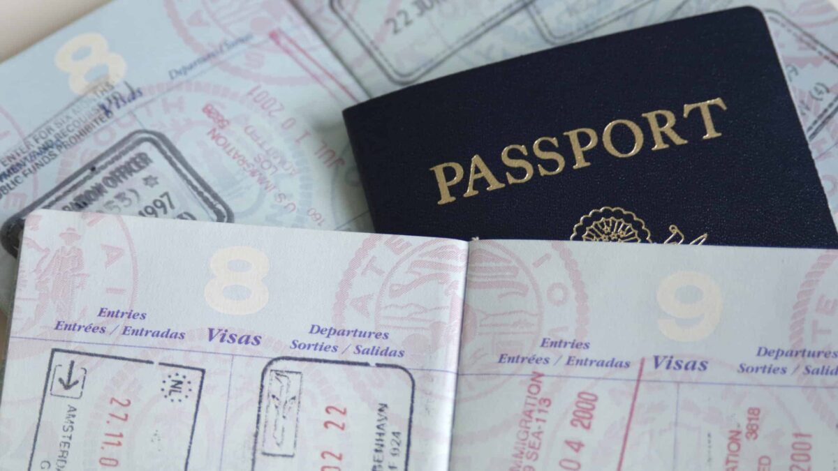 Haos pentru britanicii cu dublă cetățenie. Pașaport expirat sau o taxă de 589 £ pentru a intra în țară