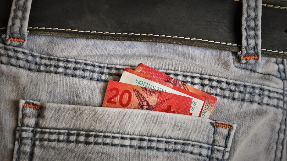 investitii europeni, economii banca